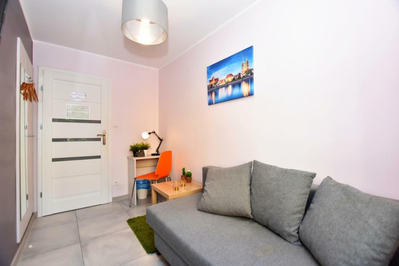 City Central Hostel Laciarska Wrocław Eksteriør bilde